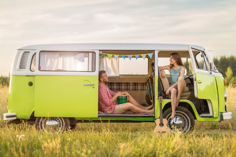 young-couple-out-on-a-road-trip-115868561840